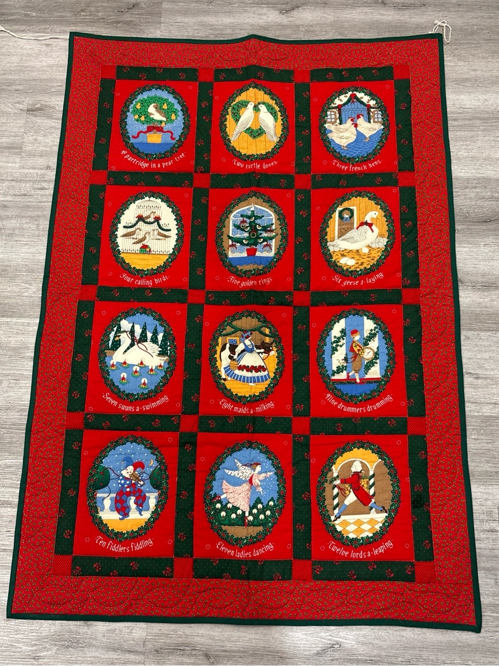 Festive Twelve Days Quilted Holiday Wall Hanging tapestry Christmas